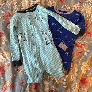 2 pairs of 2T Carters Pajamas